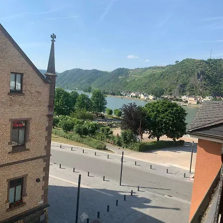 Montag Otel