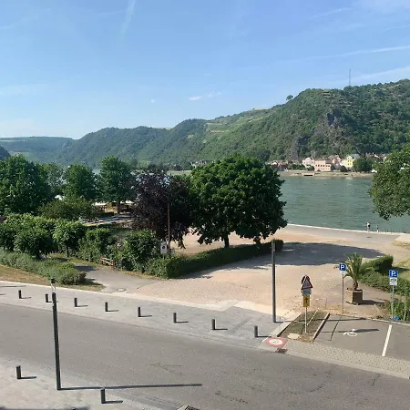 Montag Otel *